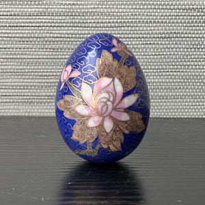 Vintage Chinese Cloisonné Egg Figurine, Royal Blue With Pink Flowers, 2 1/4” T