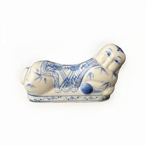 Vintage Chinese Blue & White Porcelain Pillow Figurine, Unmarked, 6” L