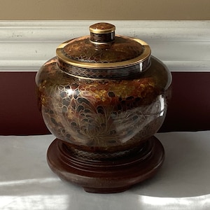 VTG Chinese Cloisonne Jar With Wooden Base, 6 1/2&quot; Tall, 1235 Grams