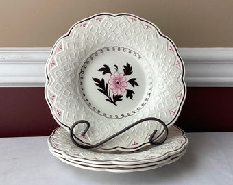 Set Of 4 VTG Wedgwood Porcelain Embossed Plates, Pink Flower With Silver, 8 5/8”