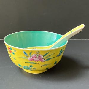 VTG Chinese Turquoise Enameled Famille Jaune Porcelain Rice Bowl (4.5&quot;W) & Spoon