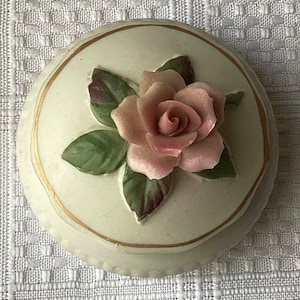 Vintage Japanese Porcelain Ring/ Trinket Box with 3-D Flower-design