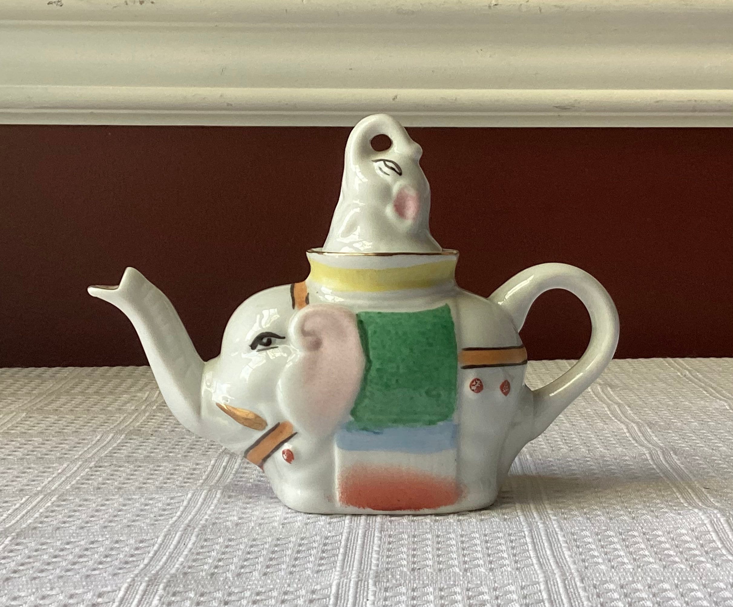 Vintage Chinese Porcelain Elephant Teapot Figurine 4 1/8 T X Etsy