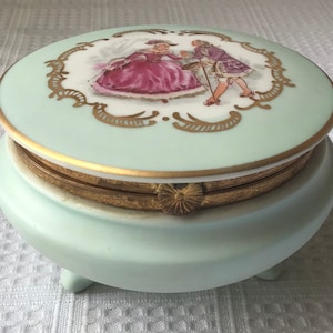 Vintage Elegant Japanese Porcelain Victorian Style Footed Trinket Box