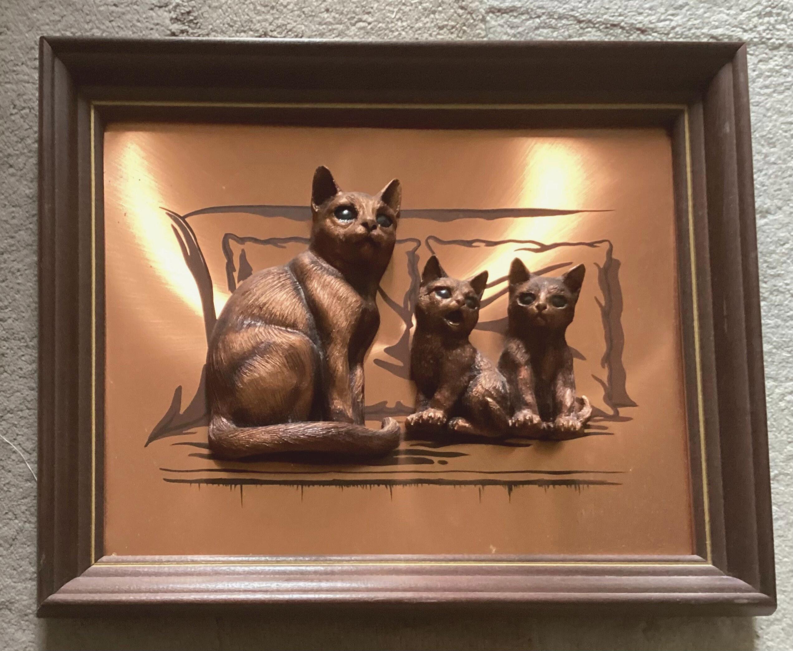 60s-70s 香港ヴィンテージ 銅製ウォールアート 3点セット 孔雀・戦車 Vintage Copper Art, Raised Pattern, Three Cats - Etsy
