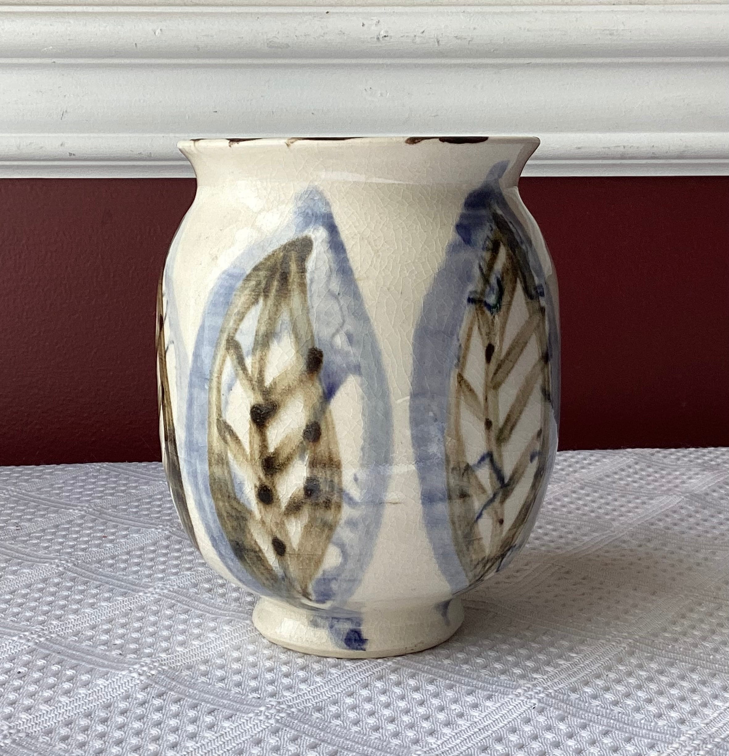 VTG Hand Painted Ceramic Art Pottery Vase With Leaf Design