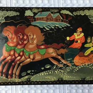 Vintage Russian Lacquer Trinket Box, Signed, Horse Drawn Carriage