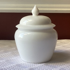 Vintage Avon Dynasty Perfumed Candle Holder, Bird-design, Milk Glass Candle Holder, in Box image 5