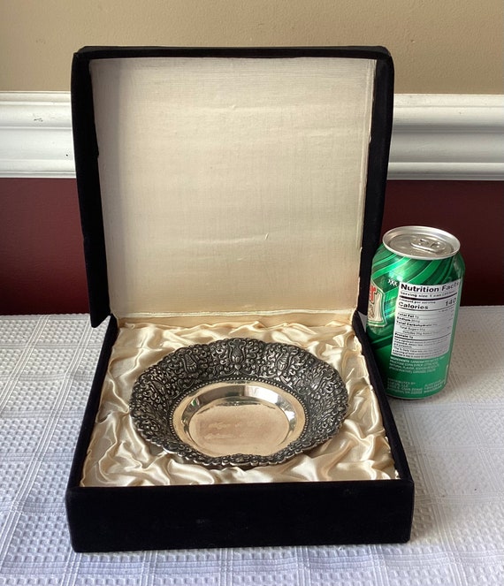VTG Indonesian Yogya Silver 800 UD Deluxe Repousse Bowl in