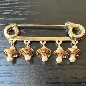 Vintage Gold-tone Safety Pin Brooch With Dangling Spiral Charms & Faux Pearls