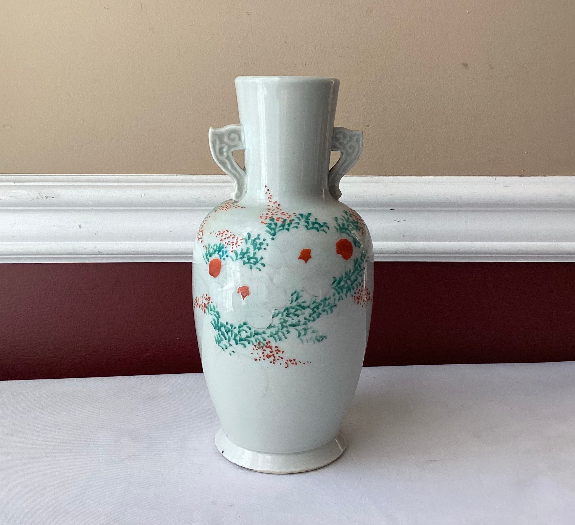 Bonhams : A FAMILLE-ROSE 'EIGHT IMMORTALS' VASE Yang he tang