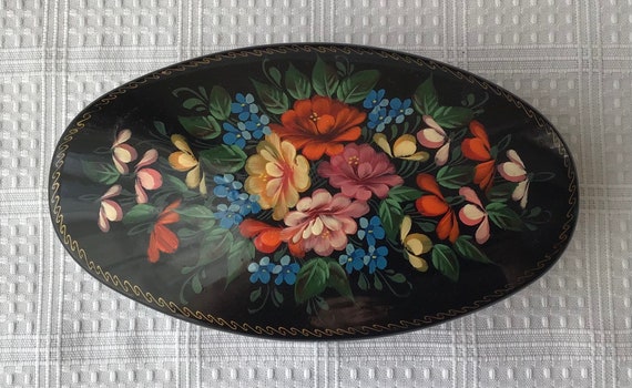 Vintage Russian Lacquer Oval Trinket Box, 1 3/4” … - image 3