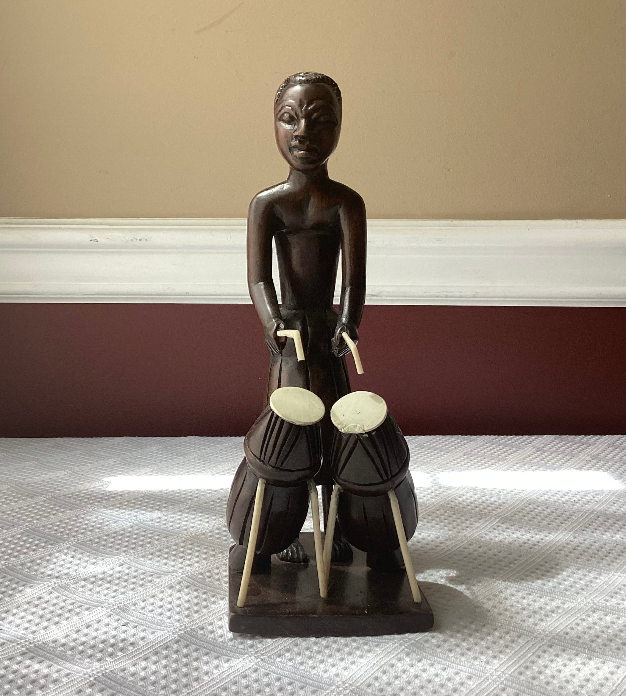 ヴィンテージアフリカ彫刻楽器を吹く人たちアンティーク