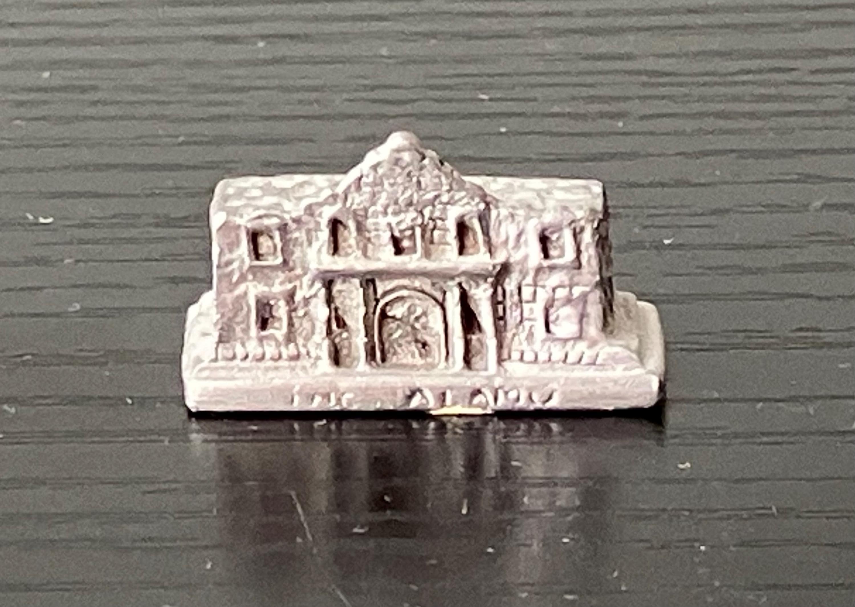 アラモア半年分 Vintage Miniature Pewter Alamo Figurine, Texas Landmark Figurine