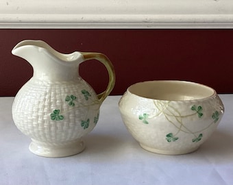 vintage Belleek Porcelain Sugar Bowl & Creamer, Shamrock Design, Irlande