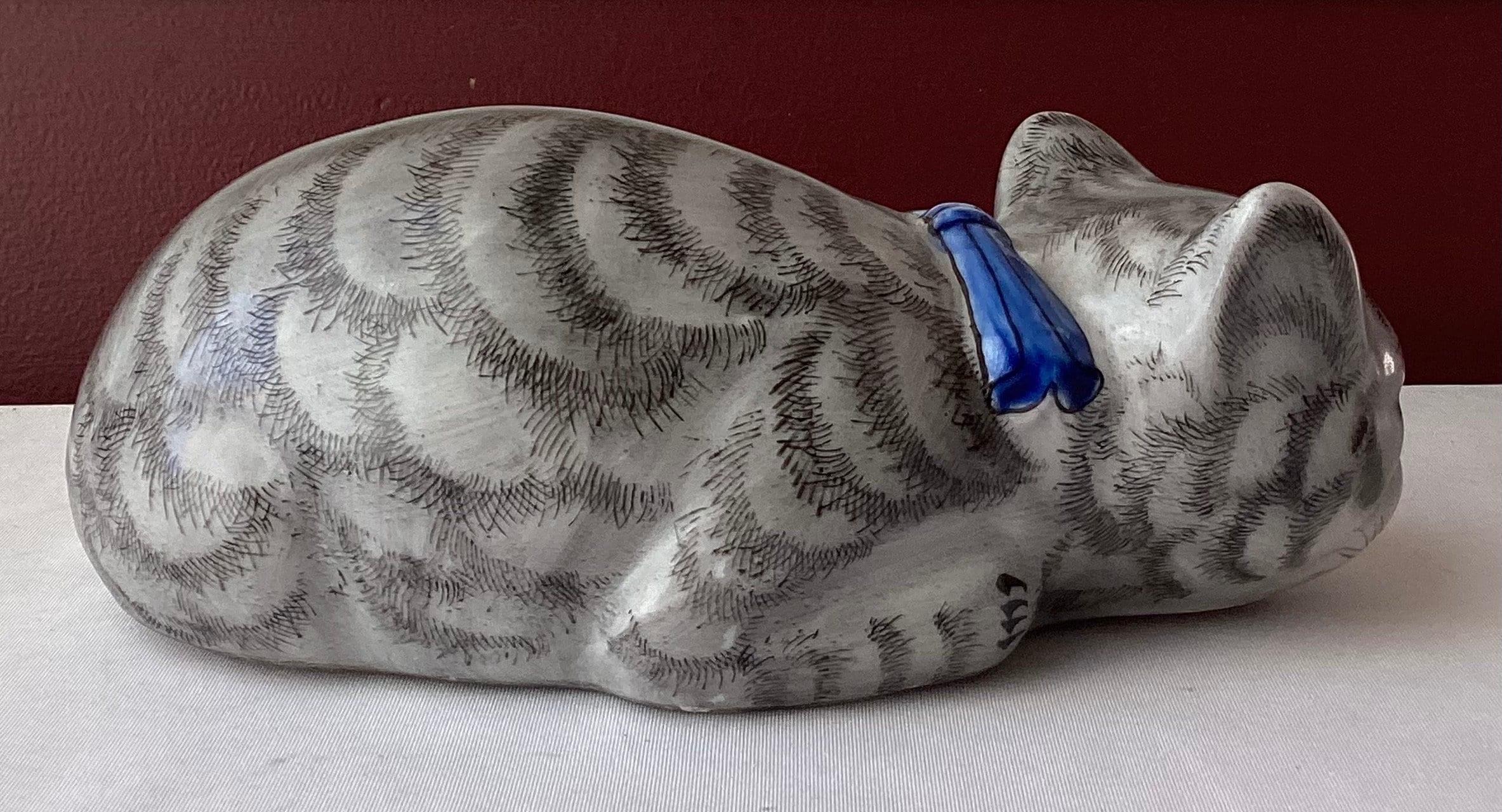 Vintage Chinese Porcelain Sleeping Cat Figurine/ Gray Cat Figurine