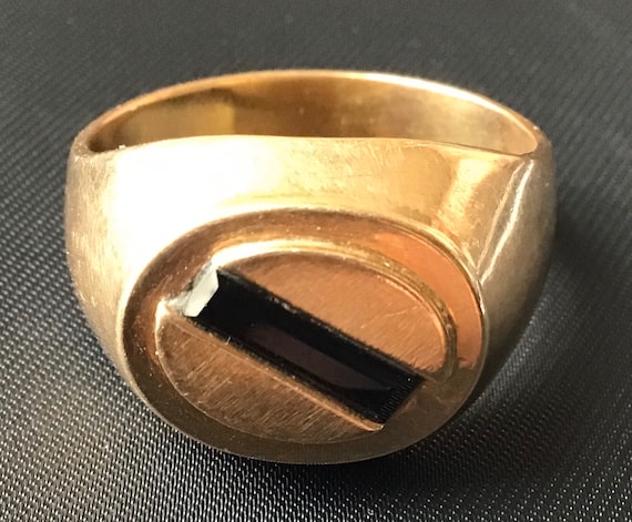 Vintage Men’s 18k Gold Ring With Natural Stone