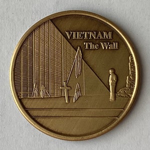 Vintage “Vietnam The Wall’ USA Veteran Bronze Medallion