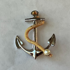 VTG Skippers Choice Anchor with Braided Rope & Faux Pearl Brooch/ Nautical Pin