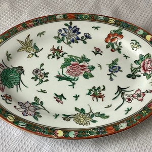 Vintage Chinese Rose Medallion Porcelain Oval Serving Platter, 12 1/4” x 9”