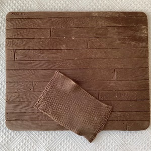 Vintage 1992 Pecan Resin Base (for figurine), Indoor/ Outdoor, 8 1/2” x 7 7/8”