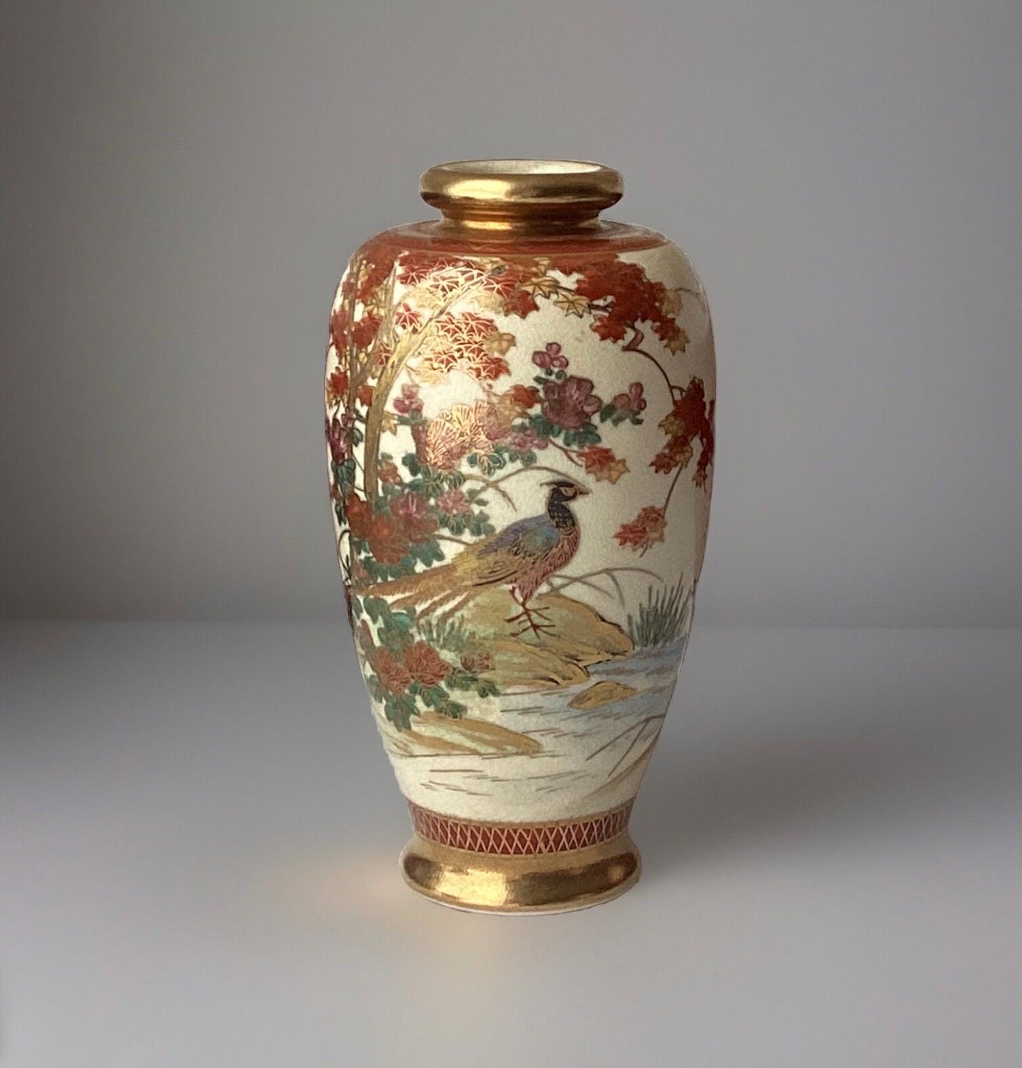 Vintage/antique Japanese Porcelain Vase, Peacock-design, Marked, 5