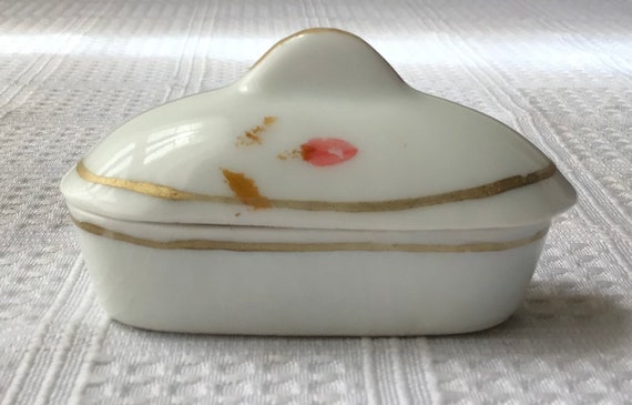 Vintage Small Porcelain Hand Painted Trinket Box - image 3