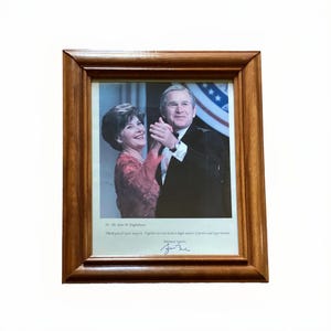 VTG George W. & Laura Bush Picture With George Bush Autopen Autograph, Framed