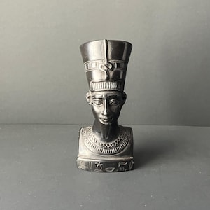 Vintage Egyptian Queen Nefertiti Figurine, Unmarked, 4 5/8” T