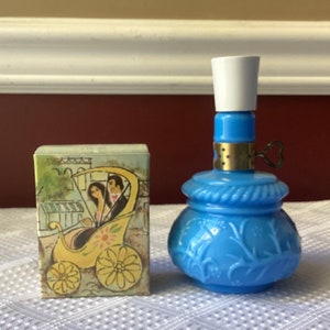 Lot of 2 Avon Courting Themed Cologne Bottles (1 in Box): Lamp & Carriage