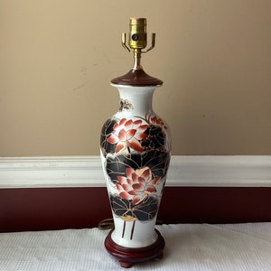 VTG Chinese Porcelain Vase Lamp, Hand Painted, Unmarked, Working, 18 3/4&quot; T