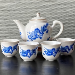 VTG Miniature Chinese Blue & White Porcelain Tea Set w/ Dragon Design, 6-piece