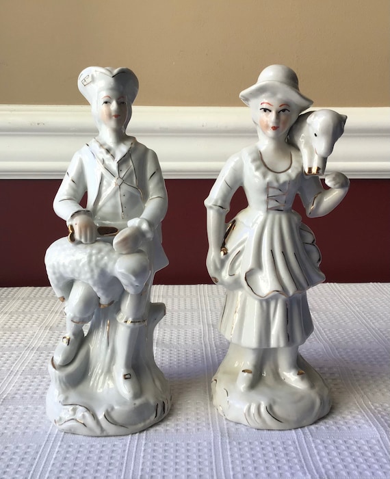 Vintage Paar Porzellan Gentleman & Lady Figuren mit Lämmern und Scheren