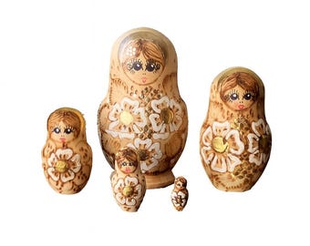 VTG Russian Matryoshka Nesting Dolls, Signed, Set of 5, Folk Art, Tallest: 3.5”T