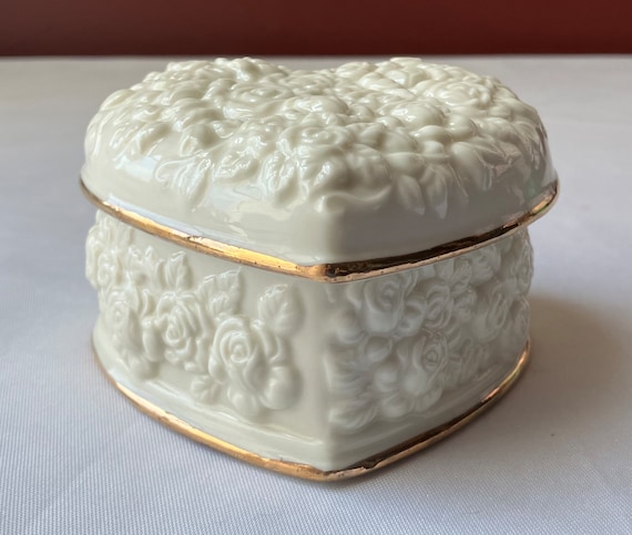 Vintage Lenox-style Porcelain Trinket Box, Heart-… - image 2