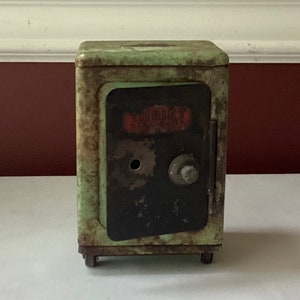 Vintage Thrift Dial Bank Metal Coin/ Piggy Bank, 4 3/4&quot; T x 3&quot; W