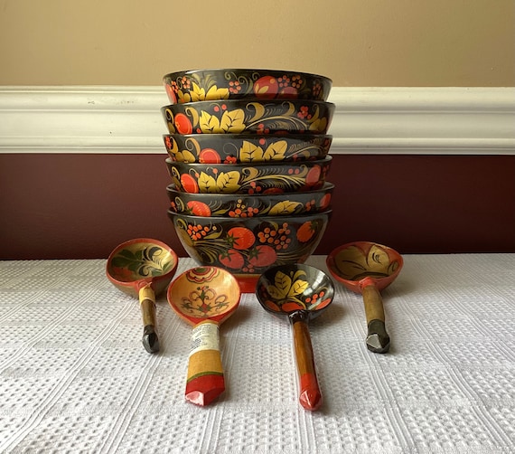 Lot of 6 Vintage Russian Khokhloma Wooden Bowls & 4 Spoons