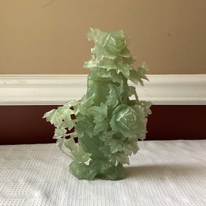 VTG Chinese Carved Natural 2-Piece Jade Jar / Vessel With Jade Cover, 10&quot; Tall