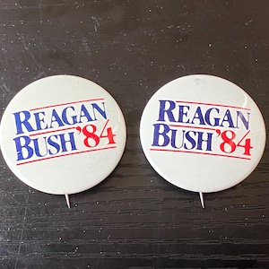 Lot Of 2 VTG Reagan Bush ’84 Campaign Pins – Vintage Political Memorabilia USA