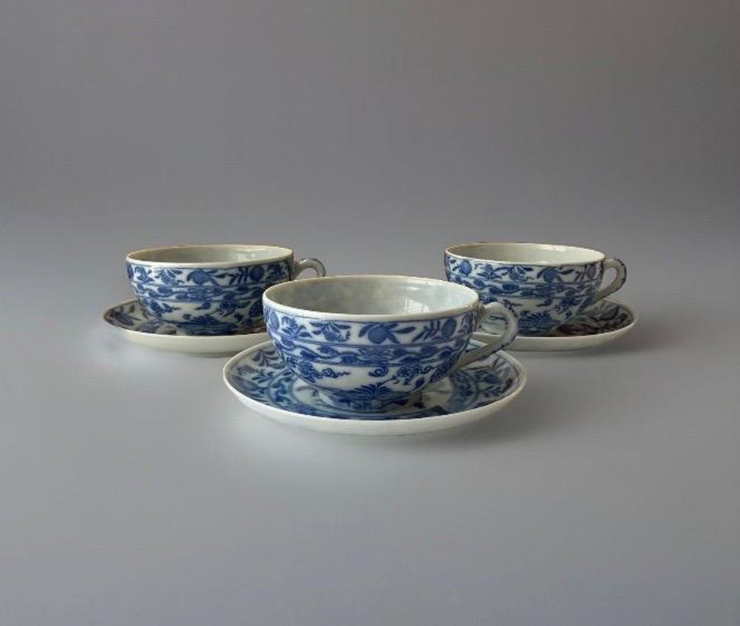Vintage Trisa Fine China Teacups With Saucers Pattern 1693 - Poinsettias &  Holly
