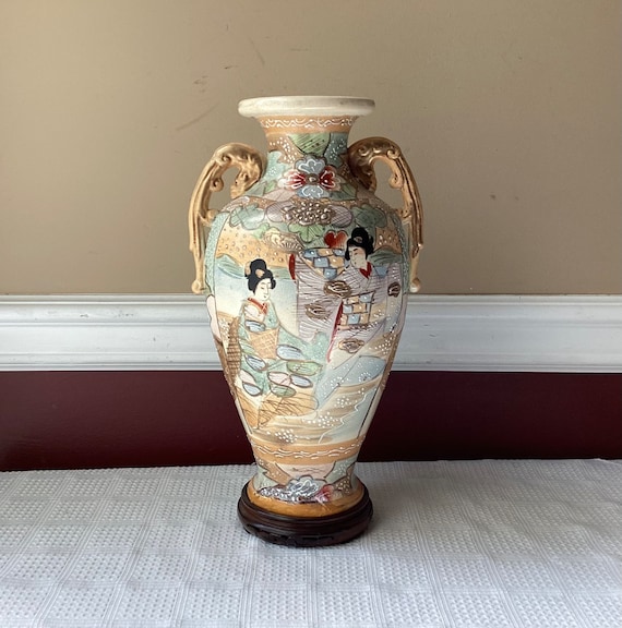 Traditional Japanese craft vase 高さ12.5cm Antique Japanese Figural Ceramic Vase With Handles + Base