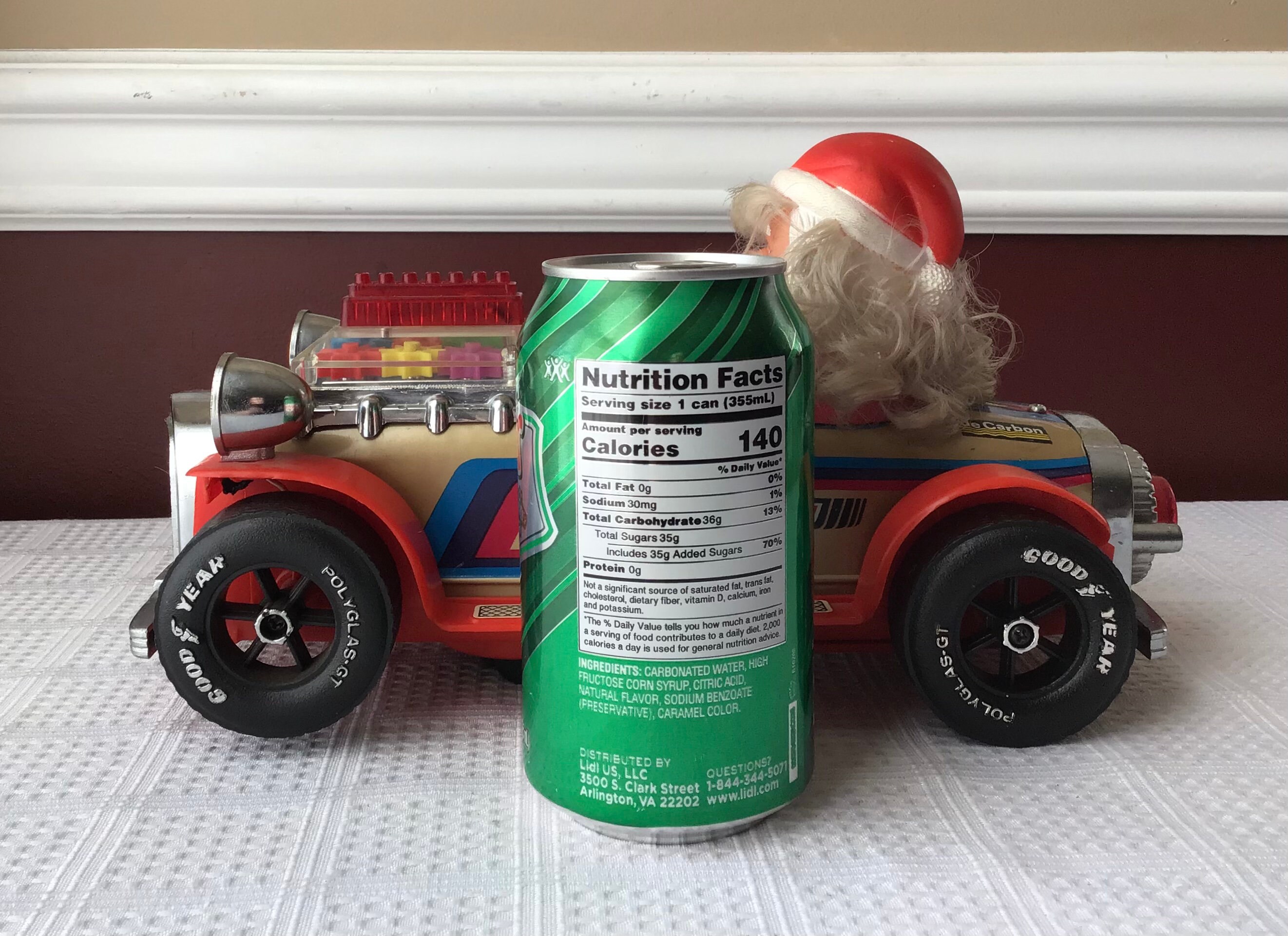 Vintage Santa Claus Driving Champion Electric Car 25, Plays