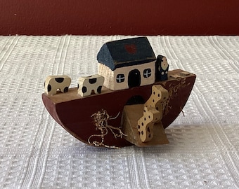 VTG Miniature Wooden Noah’s Arc Figurine, 3 1/8" W, Unmarked