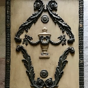 Free Pickup Available Gainesville, VA - XL Vintage John-Richard Victory Laurel Plaque 26 1/2” x 35”