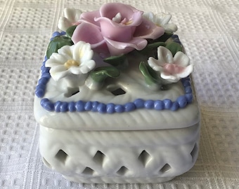 Vintage Chinese Porcelain Trinket Box, Flower Box Design With Porcelain Flowers