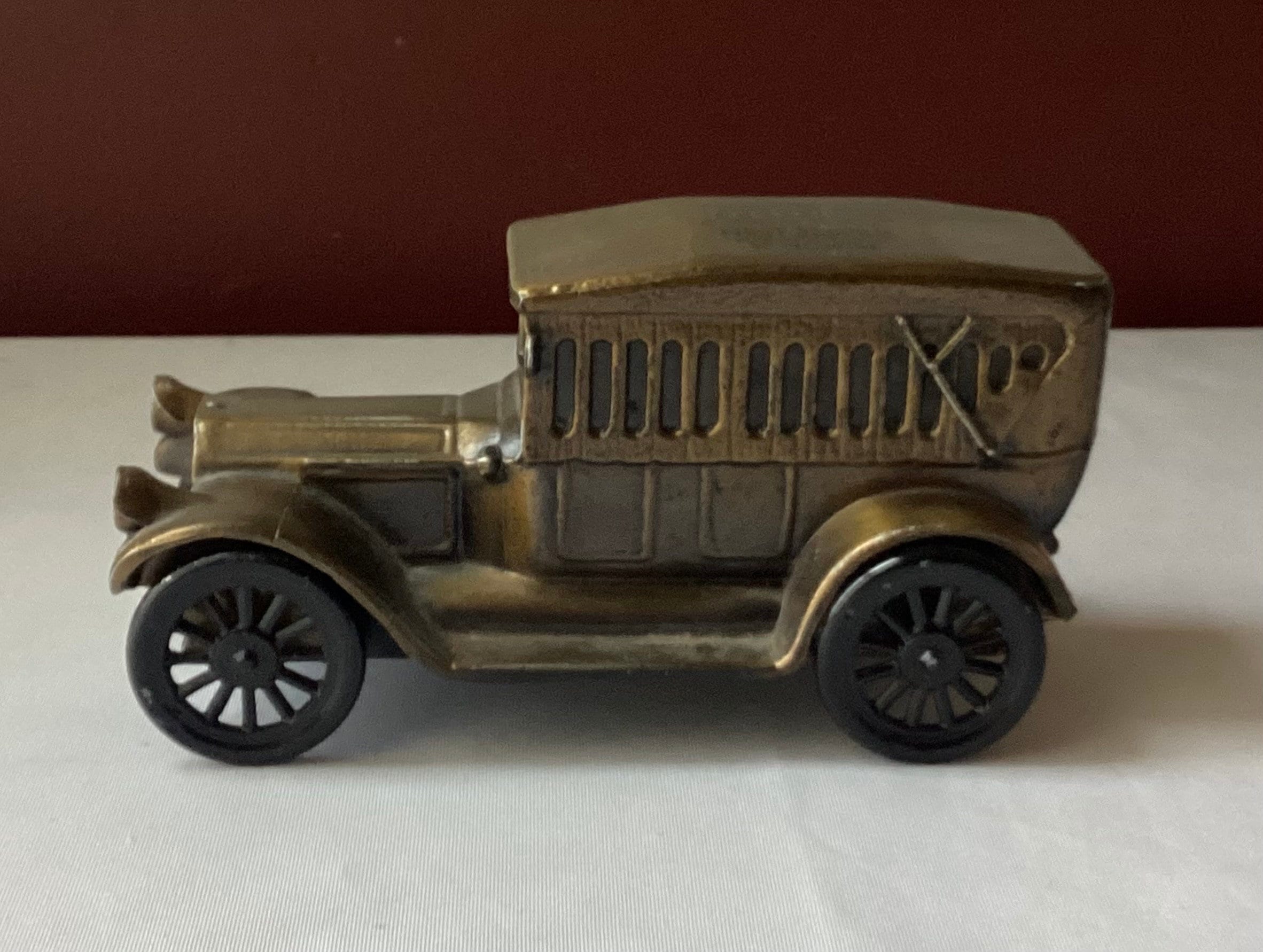 Vintage First Federal Savings & Loan Assoc. Metal Antique Car Coin