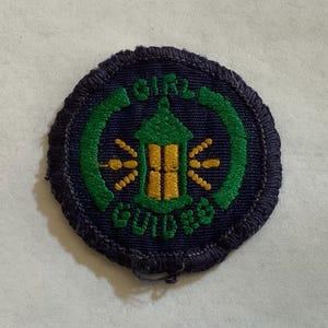 Vintage Small &quot;Girl Guides Proficiency / Interest,” Emergency Helper Badge