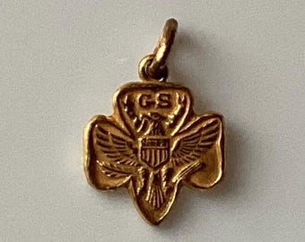 VTG Small Rare Girl Scout Gold Tone American Eagle Pendant Charm