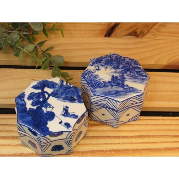 Vintage Hand Painted Chinoiserie Blue and White T… - image 3