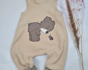 Strampler Romper Onesie Newborn Gr. 62 Applikation Stickerei